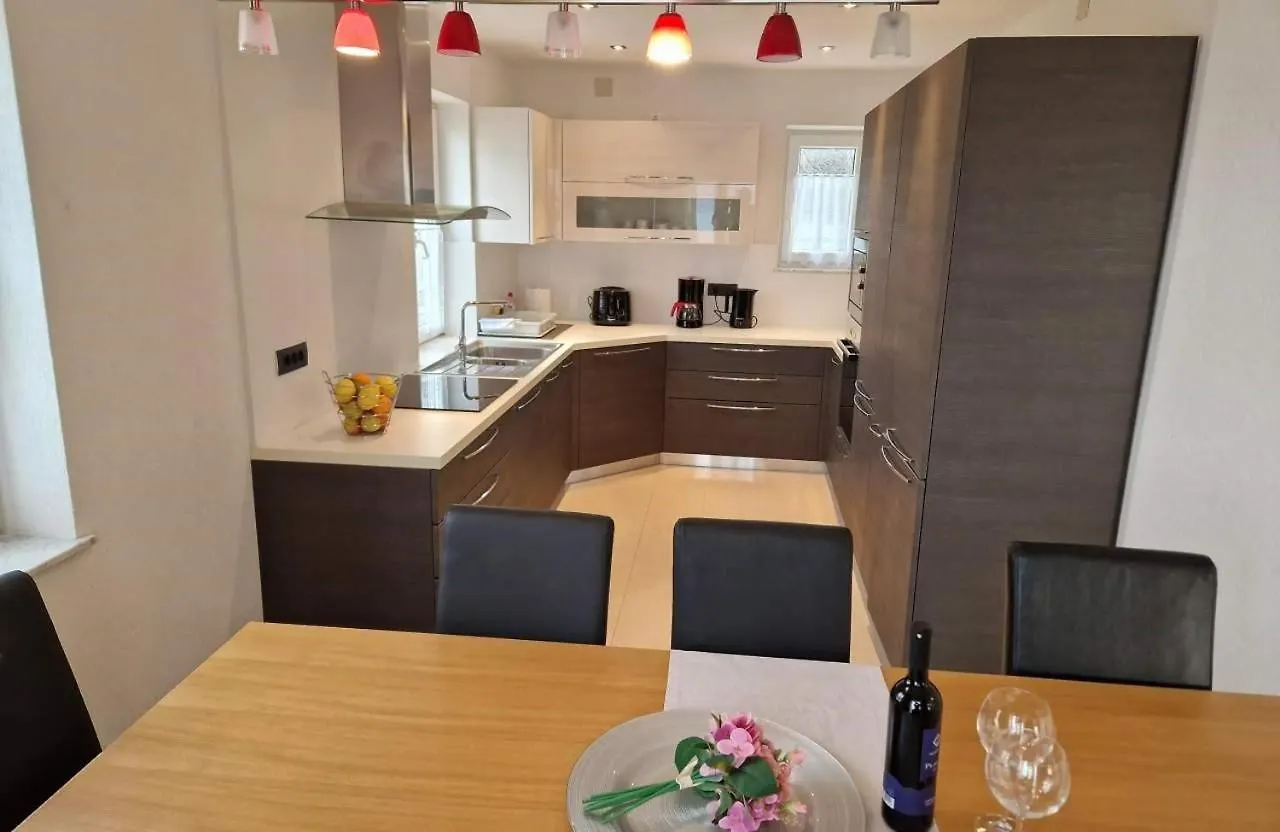 Keti 4 Nv - Apartment 6 Pax With Sea View Novi Vinodolski