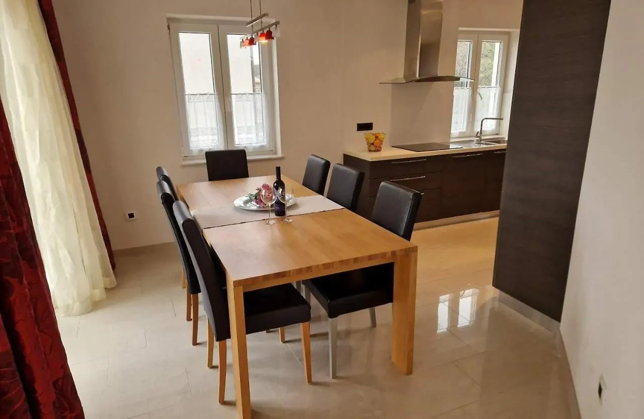 Keti 4 Nv - Apartment 6 Pax With Sea View Novi Vinodolski