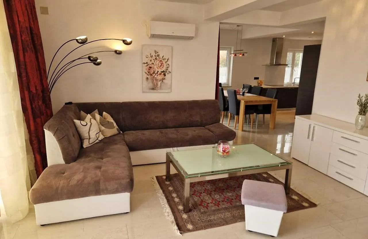 Keti 4 Nv - Apartment 6 Pax With Sea View Novi Vinodolski